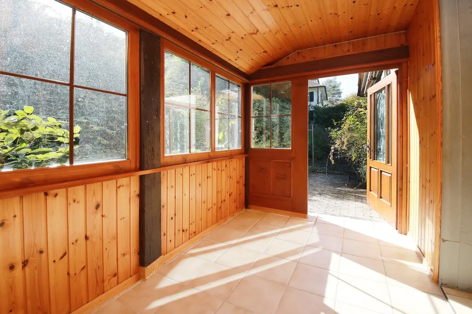 Charmantes 5 1/2-Zimmer-Einfamilienhaus mit idyllischem Garten von 650 m2 – Foto 5 von 18
