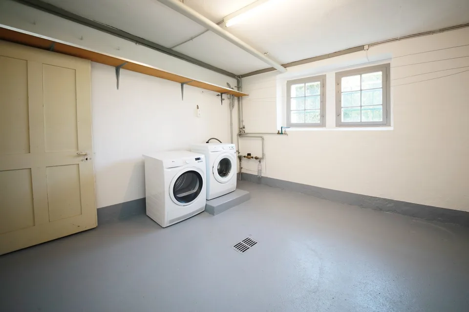 Charmantes 5 1/2-Zimmer-Einfamilienhaus mit idyllischem Garten von 650 m2 – Foto 16 von 18