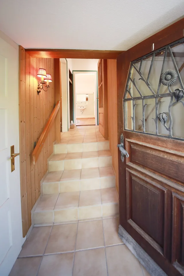 Charmantes 5 1/2-Zimmer-Einfamilienhaus mit idyllischem Garten von 650 m2 – Foto 6 von 18