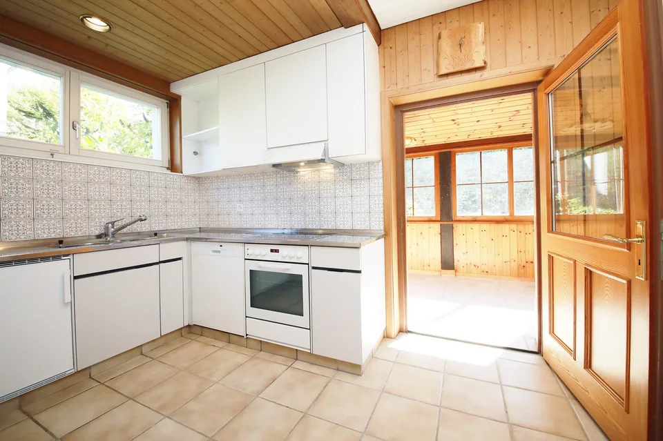 Charmantes 5 1/2-Zimmer-Einfamilienhaus mit idyllischem Garten von 650 m2 – Foto 3 von 18