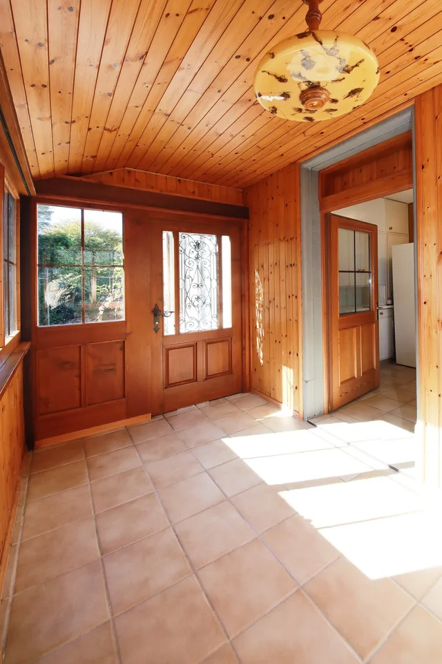 Charmantes 5 1/2-Zimmer-Einfamilienhaus mit idyllischem Garten von 650 m2 – Foto 4 von 18