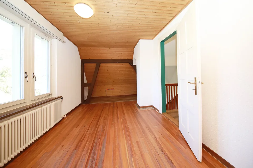 Charmantes 5 1/2-Zimmer-Einfamilienhaus mit idyllischem Garten von 650 m2 – Foto 14 von 18