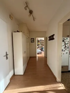 Bright 2-room apartment with balcony in Kloten – photo 2 of 8