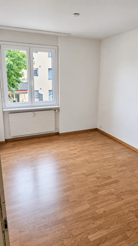 Charmante 2.5-Zimmer-Wohnung mit Balkon in Ipsach – Foto 4 von 8