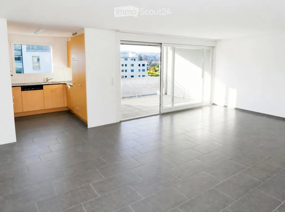 Sehr helle, gemütliche 3.5 Zimmer Wohnung – Foto 2 von 5