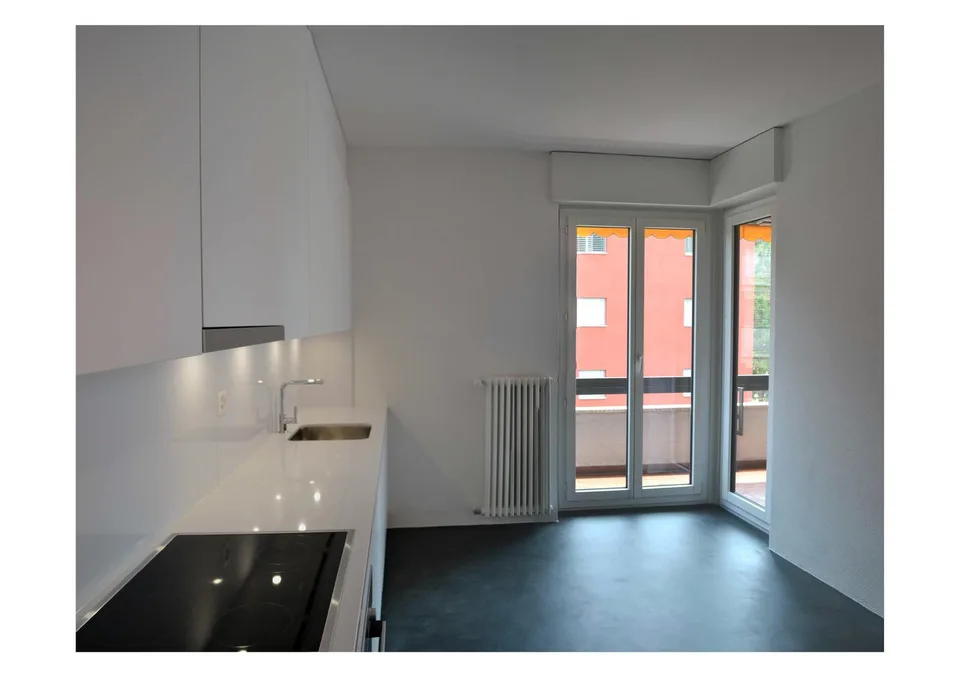 Helles 2.5-Zimmer-Apartment mit Balkon in Lugano – Foto 2 von 8