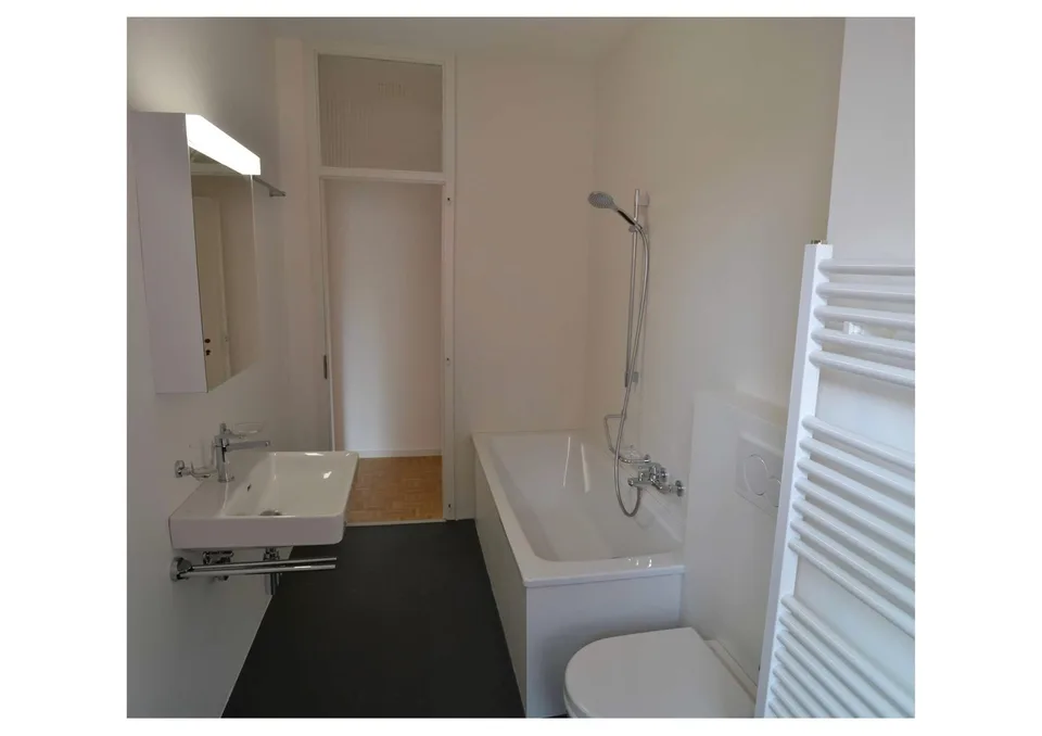 Helles 2.5-Zimmer-Apartment mit Balkon in Lugano – Foto 7 von 8