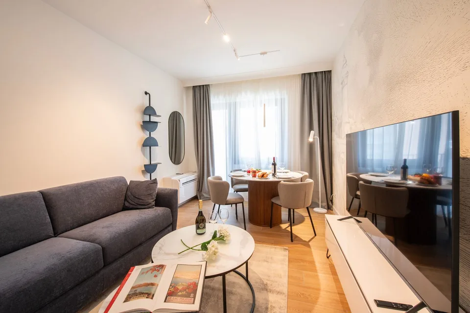 Flexibles Mietangebot ab 1 Monat - Möblierte 3,5-Zimmer-Wohnung mit Balkon und atemberaubendem Blick in Lugano – Foto 2 von 18