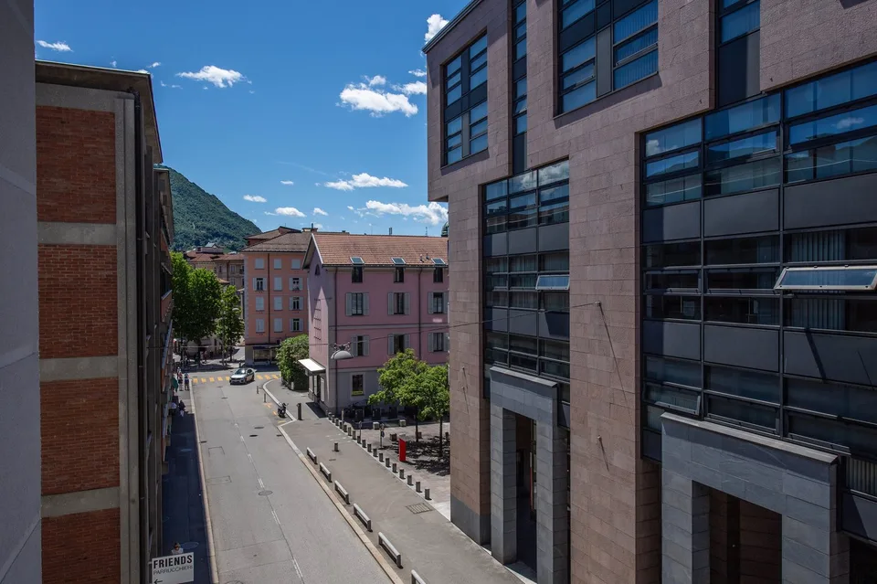 Flexibles Mietangebot ab 1 Monat - Möblierte 3,5-Zimmer-Wohnung mit Balkon und atemberaubendem Blick in Lugano – Foto 11 von 18