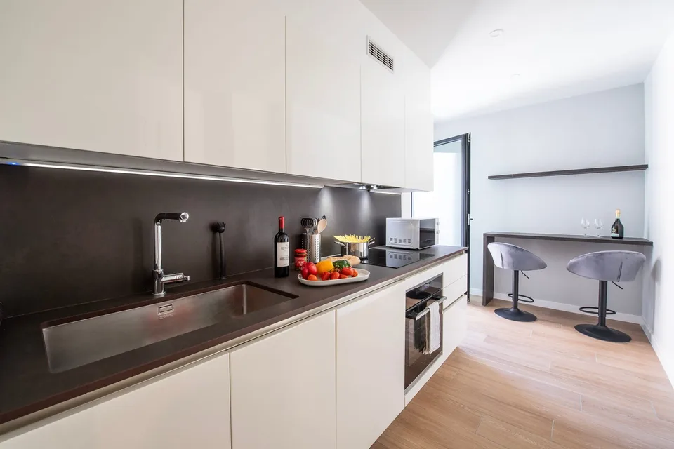 Flexibles Mietangebot ab 1 Monat - Möblierte 3,5-Zimmer-Wohnung mit Balkon und atemberaubendem Blick in Lugano – Foto 3 von 18