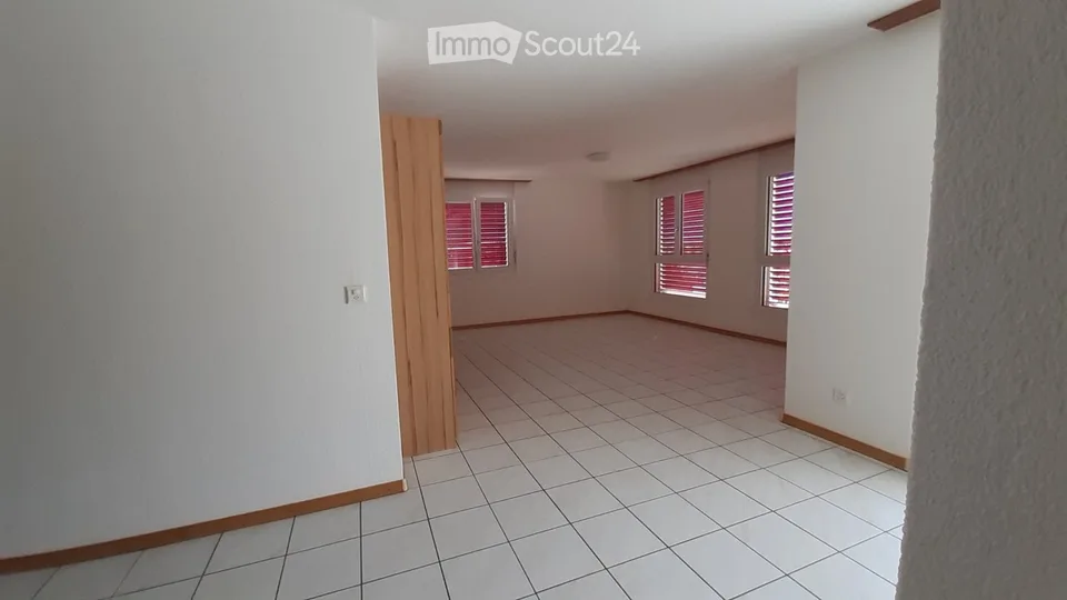 helle 4.5 Zimmerwohnung in Salgesch – Foto 5 von 5