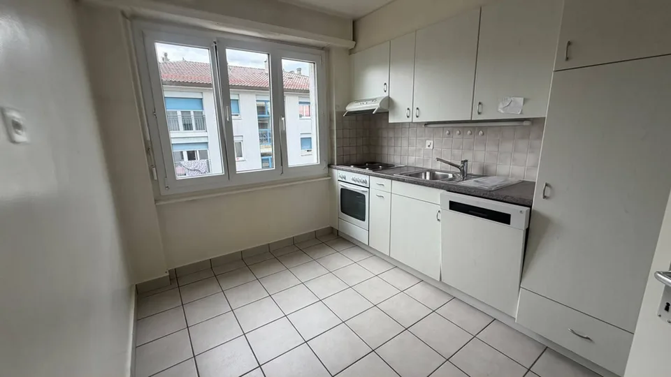 Charmantes 2-Zimmer-Wohnung mit Balkon in Renens – Foto 2 von 4