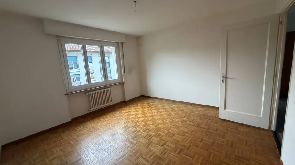 Charmantes 2-Zimmer-Wohnung mit Balkon in Renens – Foto 3 von 4