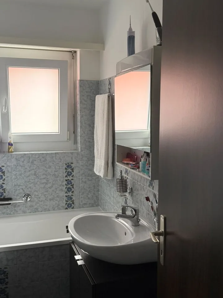 Wohnung mit 3.5 Zimmern, Arbedo – Foto 4 von 5