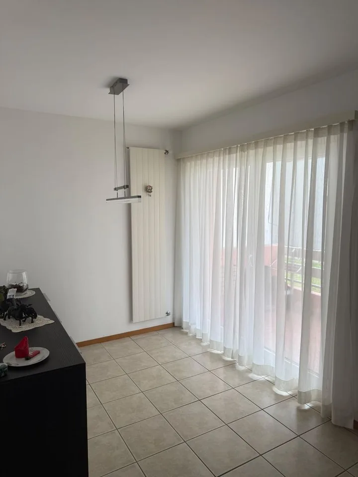 Wohnung mit 3.5 Zimmern, Arbedo – Foto 3 von 5