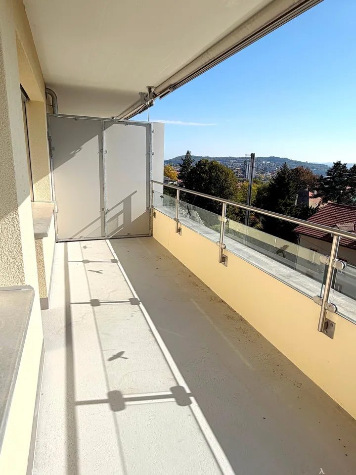 Helle 3-Zimmerwohnung mit Balkon, See- und Alpensicht in Biel – Foto 7 von 7