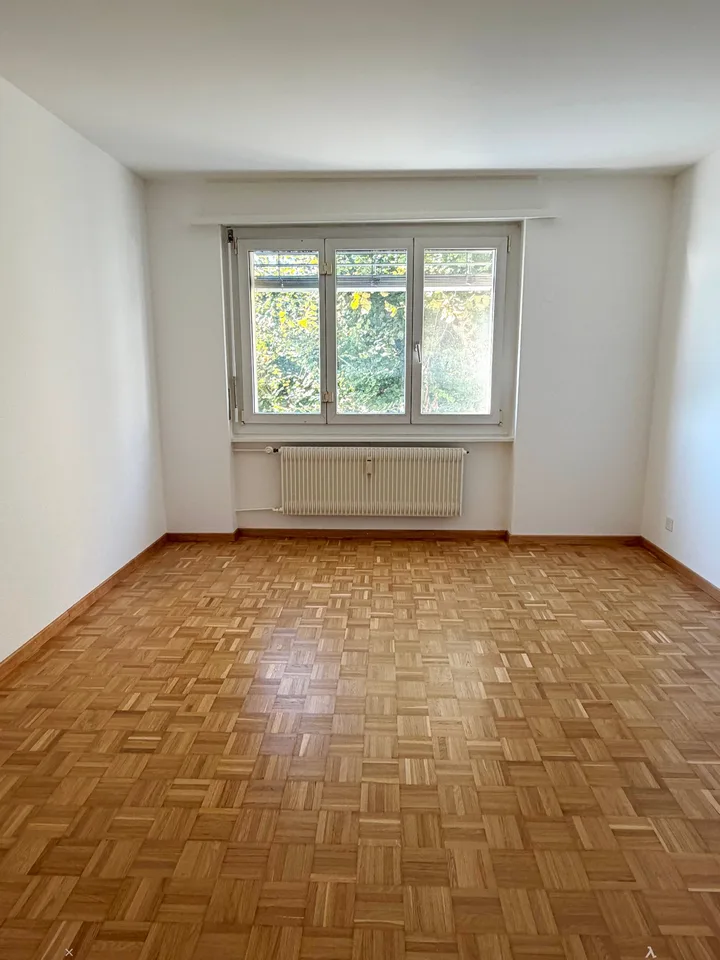 Helle 3-Zimmerwohnung mit Balkon, See- und Alpensicht in Biel – Foto 6 von 7