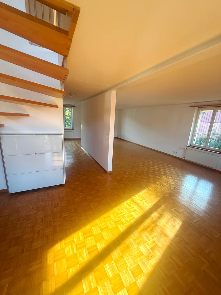 Moderne Altbau 5 1/2 Maisonette Wohnung in ehemaligen Bauernhaus – Foto 5 von 17