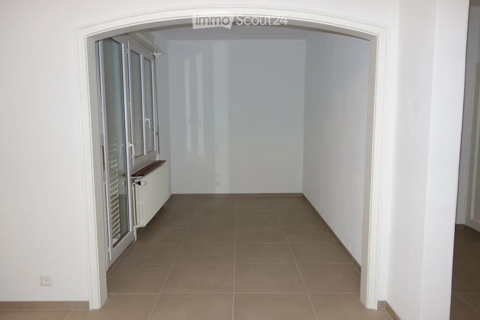 3.5 - 4 Zimmer, ca. 100 m2 mitten in Biel,2 Bäder, Waschturm – Foto 4 von 5