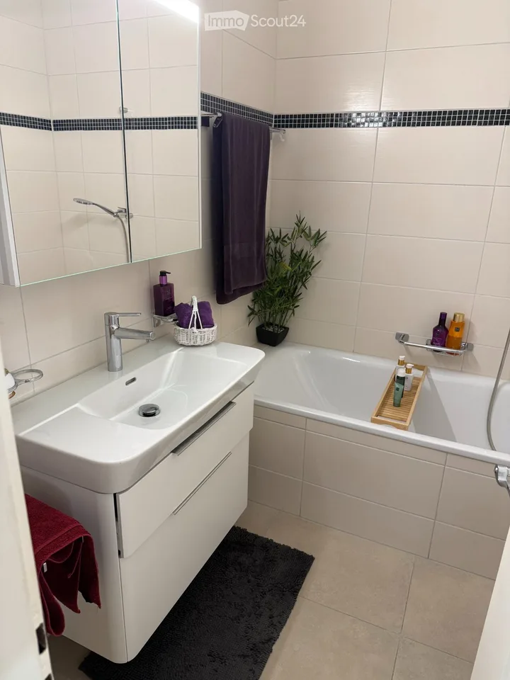 3.5 - 4 Zimmer, ca. 100 m2 mitten in Biel,2 Bäder, Waschturm – Foto 3 von 5