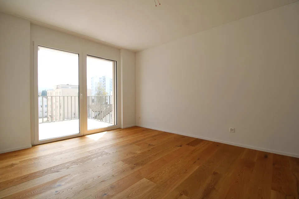 Moderne 3.5-Zimmer-Wohnung mit grosszügigem Balkon in Niederuzwil – Foto 5 von 14