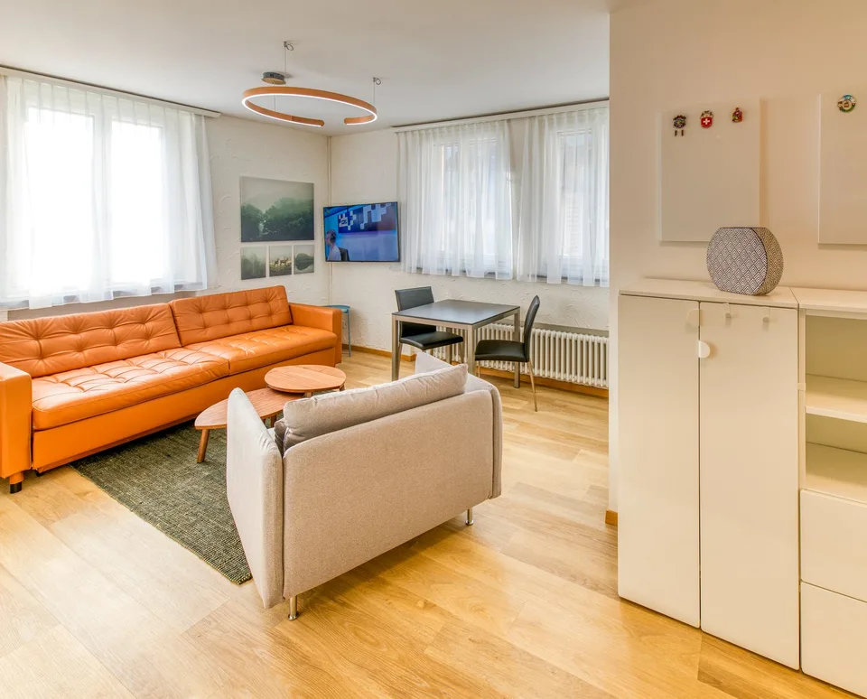 Modernes, möbliertes 2-Zimmer-Apartment in Hergiswil/NW zu vermieten – Foto 2 von 14