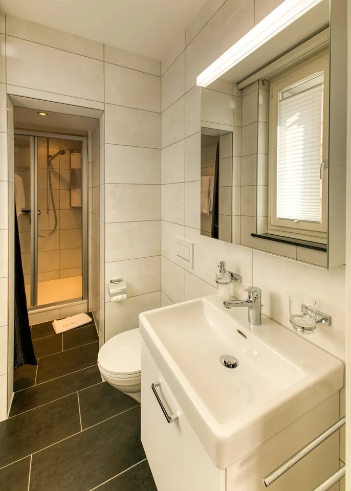 Modernes, möbliertes 2-Zimmer-Apartment in Hergiswil/NW zu vermieten – Foto 8 von 14