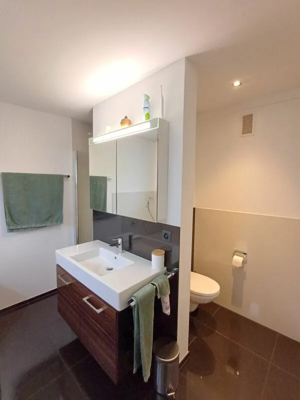 Grosszügige 4.5-Zimmer-Attikawohnung im Zentrum von Wolhusen – Foto 3 von 8