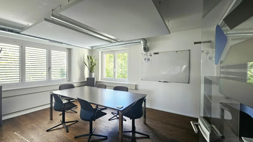 Schön ausgebaute und praktisch unterteilte Büro-/Gewerbefläche «Plug & Work» – Foto 4 von 11