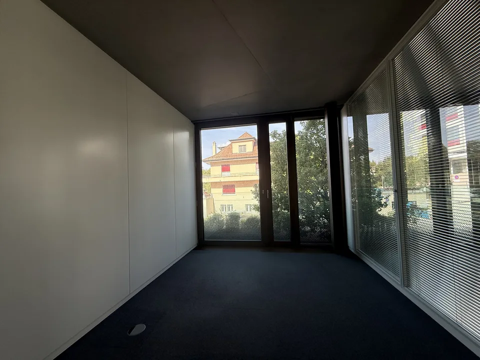 BUREAU À LOUER – photo 7 sur 9