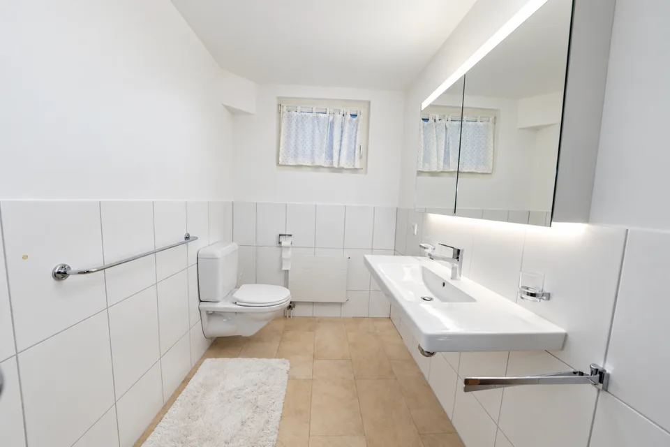 Maison unifamiliale de 6,5 pièces avec jardin, cheminée et panorama montagnard – photo 9 sur 12