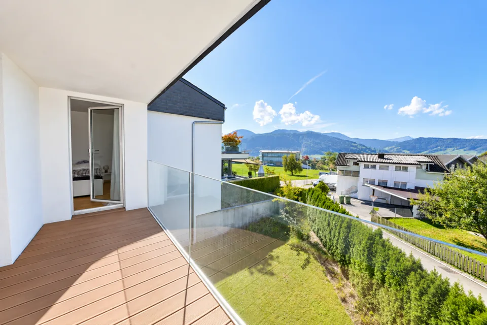 Maison unifamiliale de 6,5 pièces avec jardin, cheminée et panorama montagnard – photo 10 sur 12