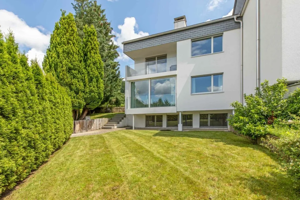 Maison unifamiliale de 6,5 pièces avec jardin, cheminée et panorama montagnard – photo 11 sur 12