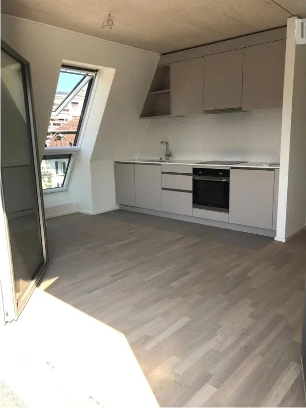 Helles und modernes Studio mit Balkon in Lausanne – Foto 3 von 5