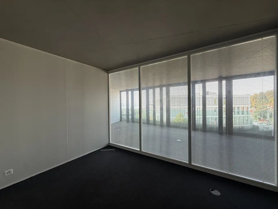 ESPACE COMMERCIAL MODULABLE À LOUER – photo 7 sur 11