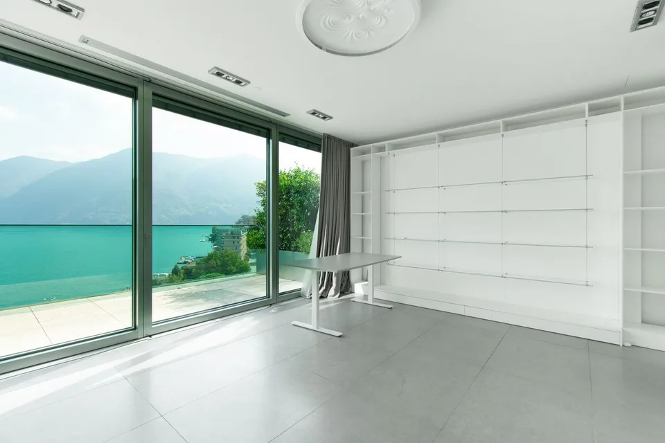 LUXURY APARTMENT WITH BREATHTAKING LAKE VIEW – Foto 8 von 13