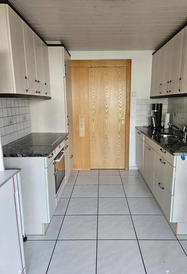 Appartamento in proprietà di 3 camere con area di seduta, posto auto, soffitta e cantina – foto 7 di 18