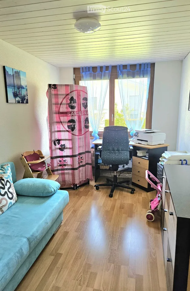 Appartamento in proprietà di 3 camere con area di seduta, posto auto, soffitta e cantina – foto 11 di 18