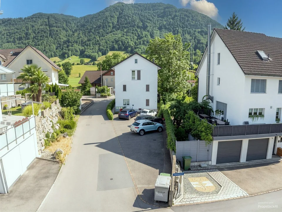 Mehrfamilienhaus mit drei Wohneinheiten im familienfreundlichen Quarti – Foto 3 von 13