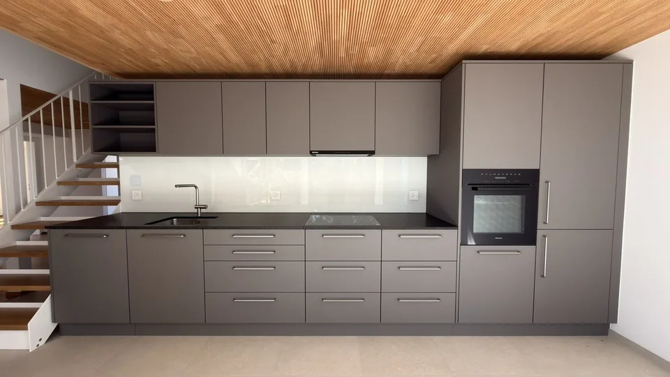 Elegante Maisonette-Dachwohnung mit Aussicht und Smart Home – Foto 3 von 13