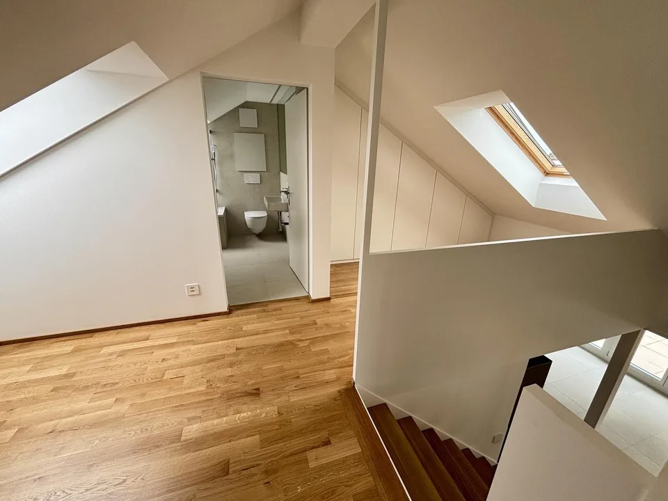 Elegante Maisonette-Dachwohnung mit Aussicht und Smart Home – Foto 11 von 13