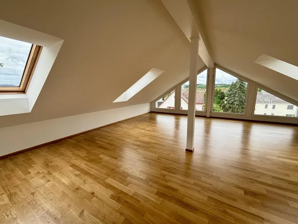 Elegante Maisonette-Dachwohnung mit Aussicht und Smart Home – Foto 13 von 13
