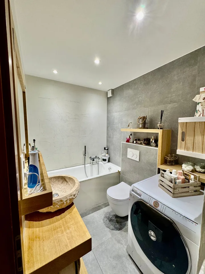 Appartement 4.5 pièces avec vue et charme alpin à Crans-Montana – photo 5 sur 9