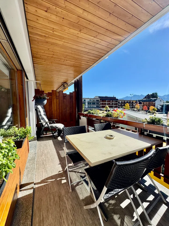 Appartement 4.5 pièces avec vue et charme alpin à Crans-Montana – photo 6 sur 9