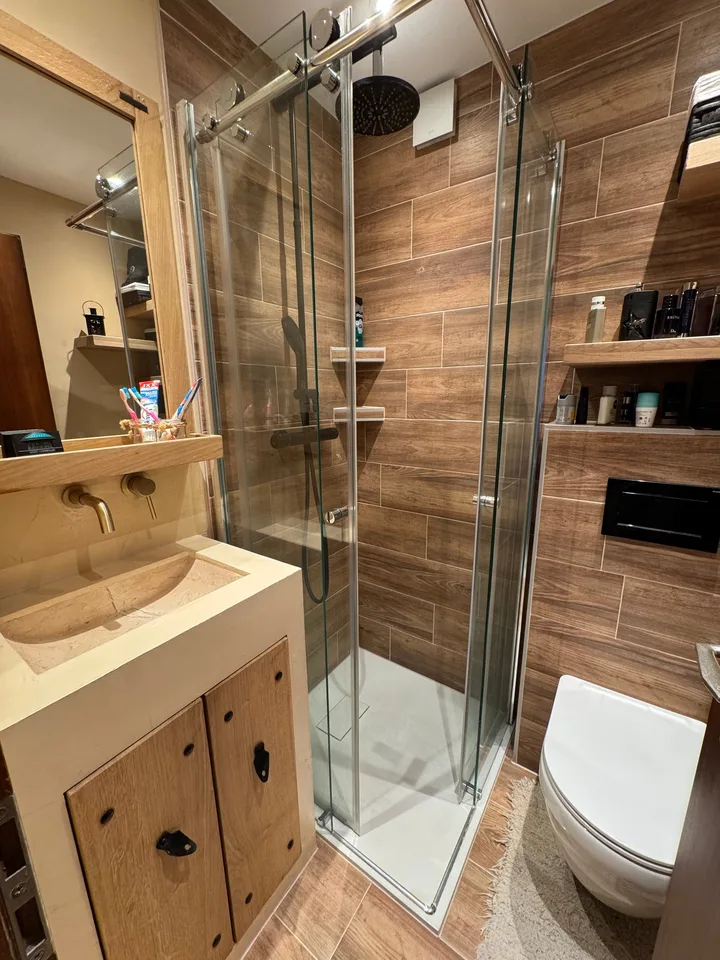 Appartement 4.5 pièces avec vue et charme alpin à Crans-Montana – photo 4 sur 9