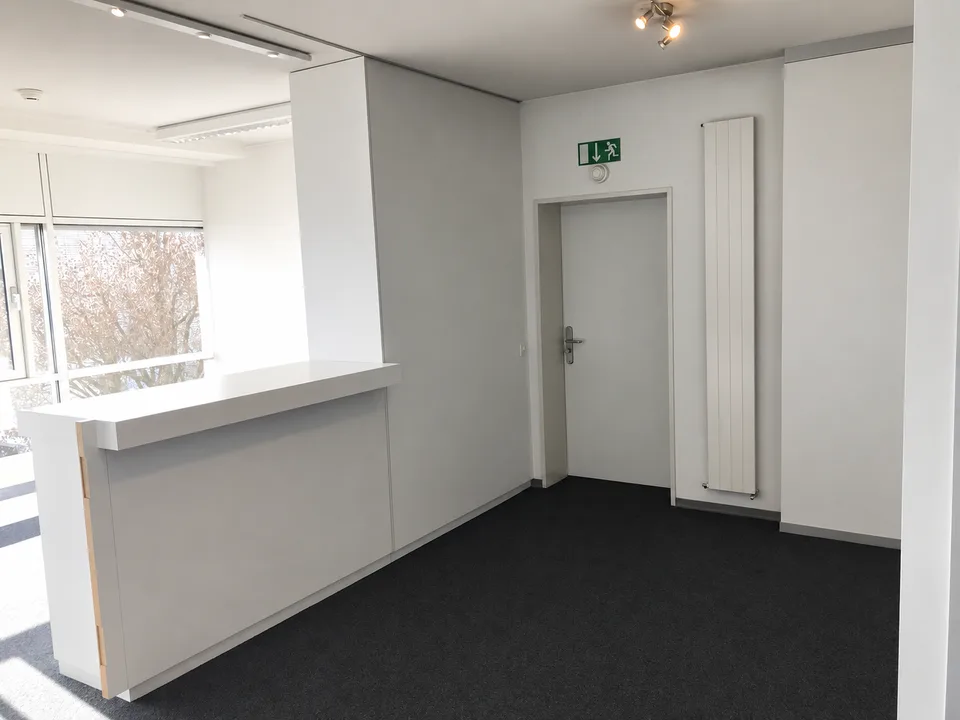 Sichtbarkeit für Ihr Unternehmen - attraktive Bürofläche in Effretikon – Foto 2 von 6