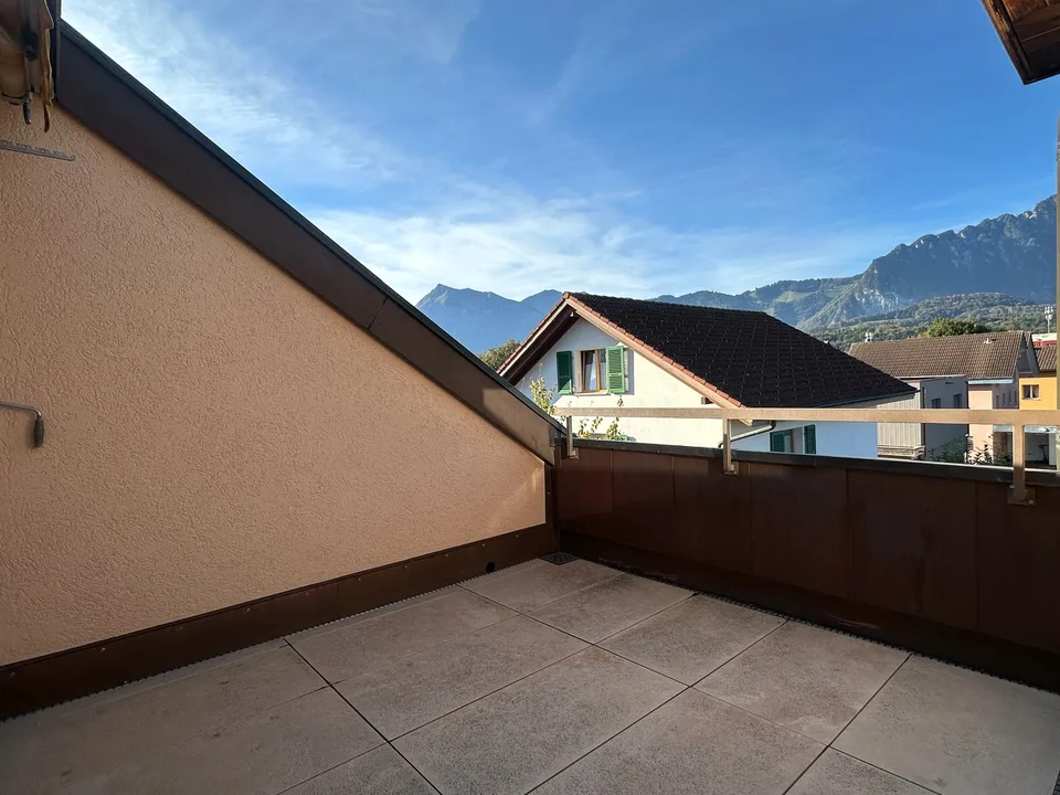 Your cozy 2.5-room apartment with balcony – photo 2 of 5