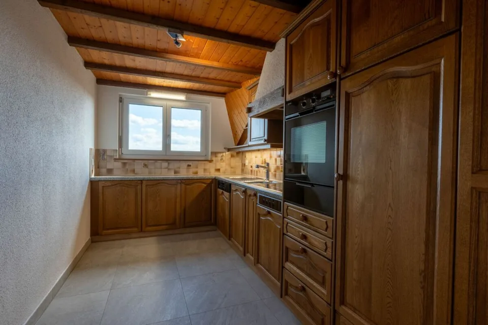 4.5 Zimmerwohnung mit Cheminée und Alpensicht – Foto 5 von 11