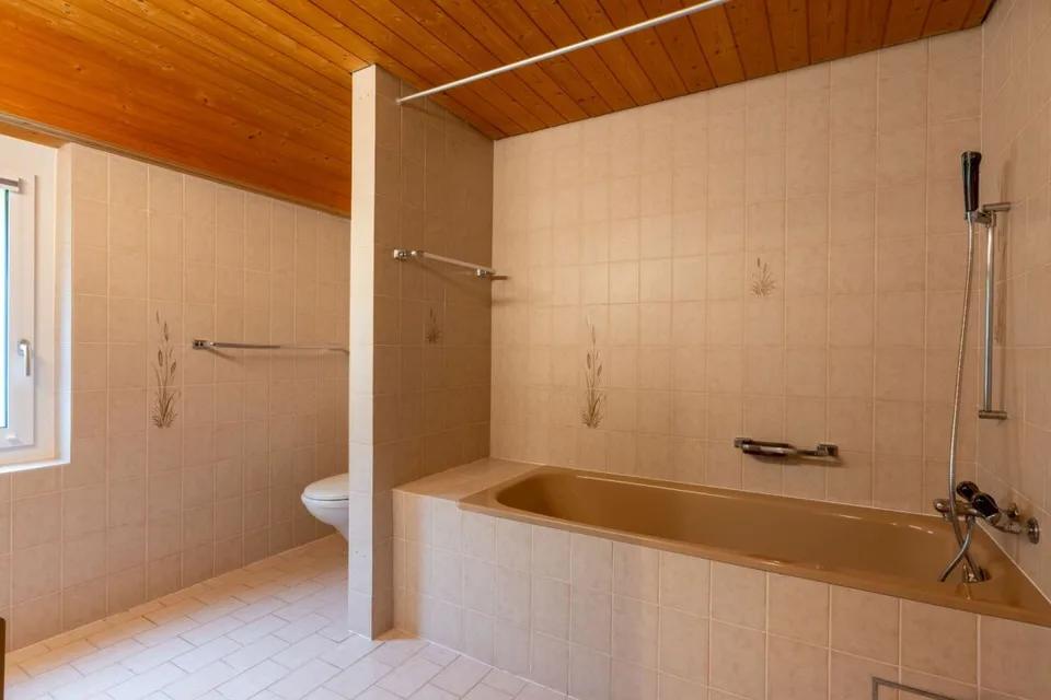 4.5 Zimmerwohnung mit Cheminée und Alpensicht – Foto 9 von 11