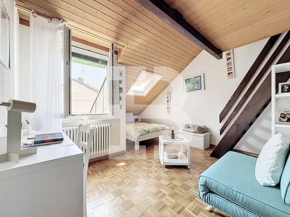 Zweigeschossige Dachwohnung mit zwei Zimmern – Foto 7 von 9